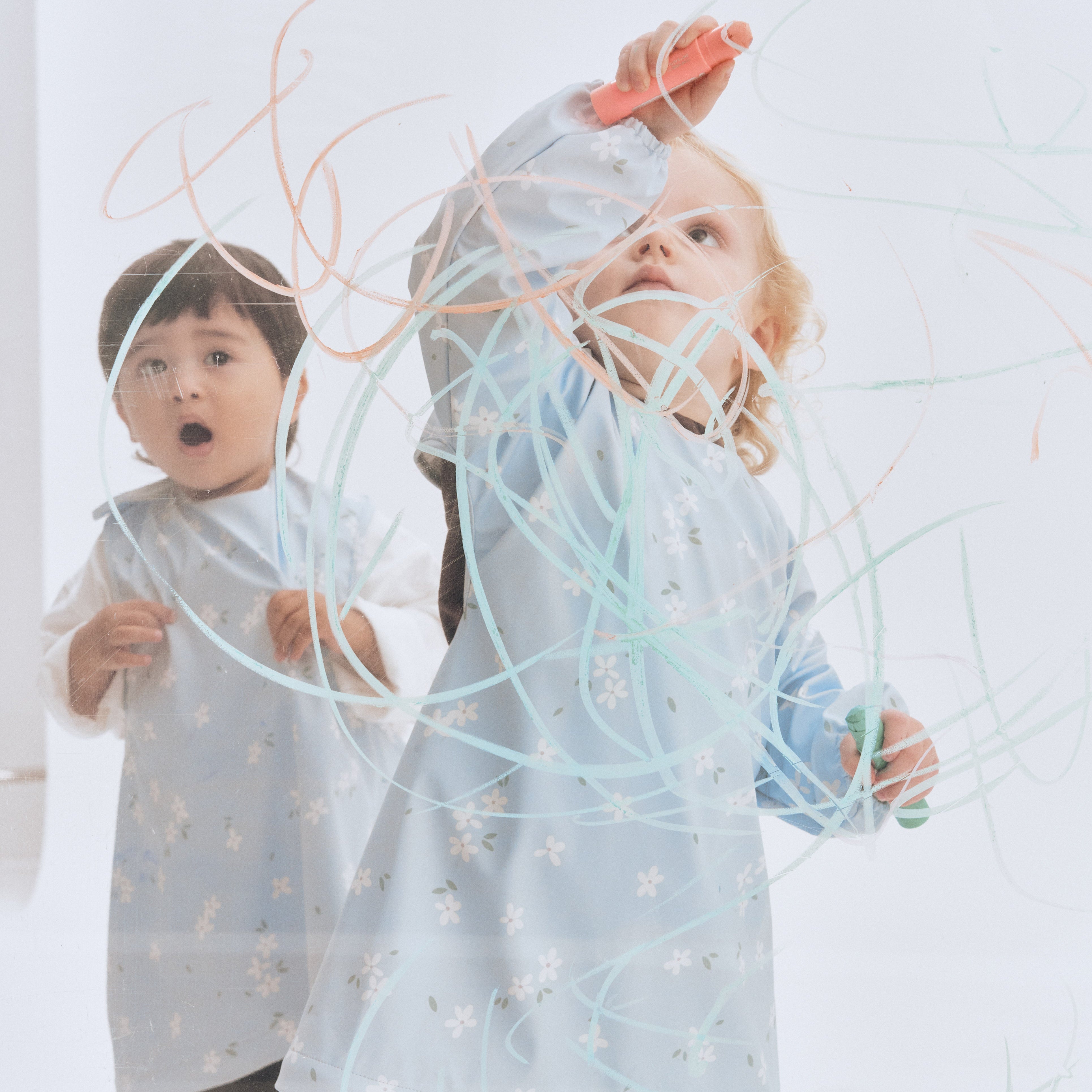 NEW 2026 食べこぼし用エプロン <長袖>