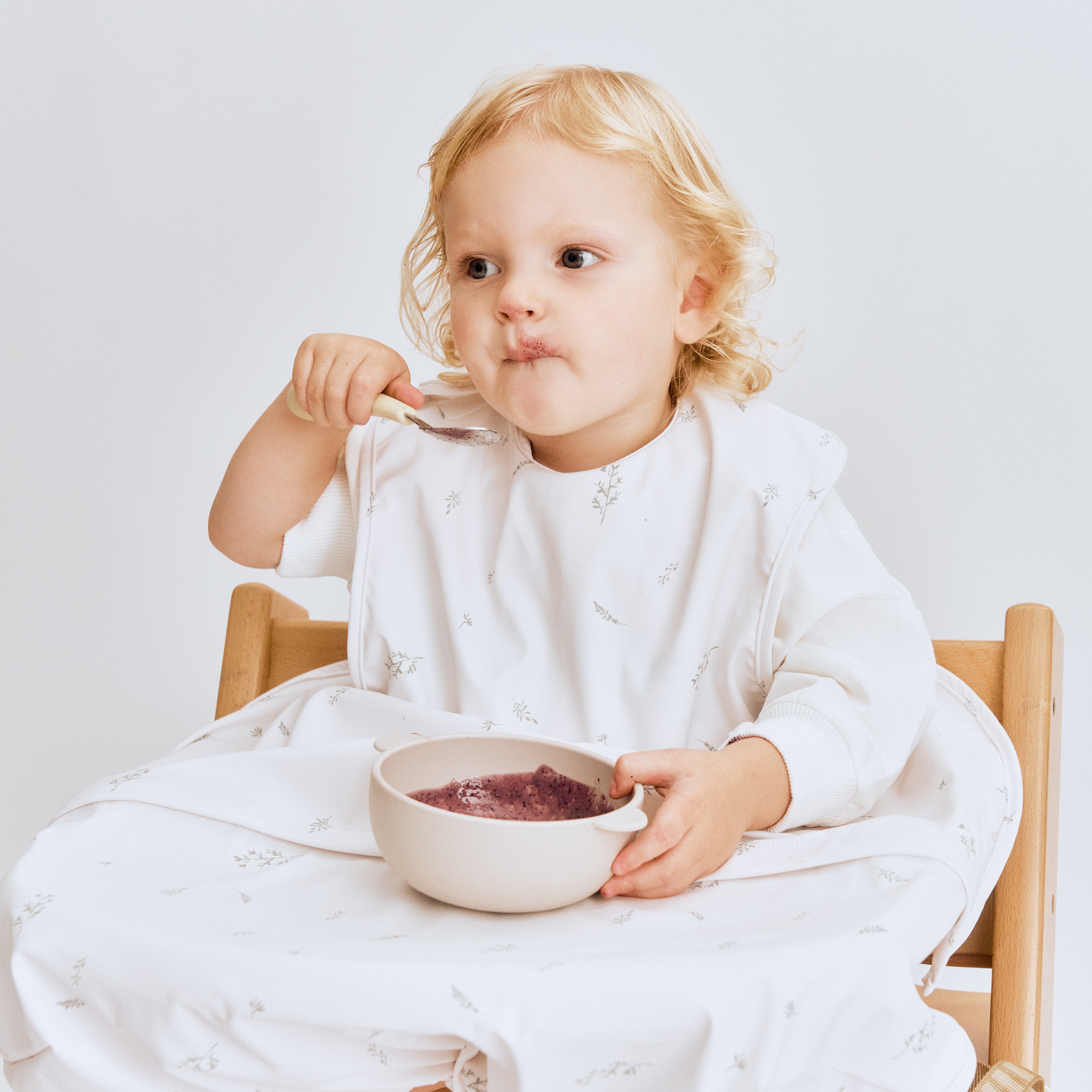 NEW 2026 食べこぼし用エプロン  <ノースリーブ>